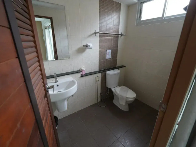 RoomQuest Tha Sala