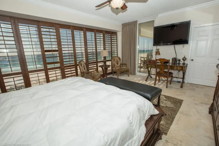 Oceania 407 3 Bedroom Condo by RedAwning