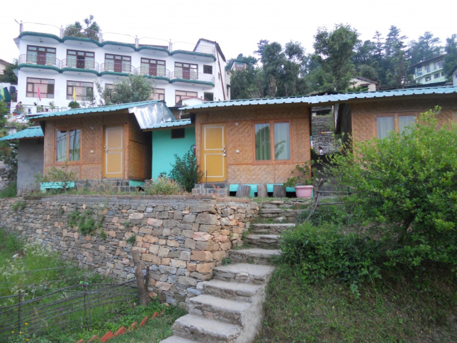 Sumit Hotel Kausani