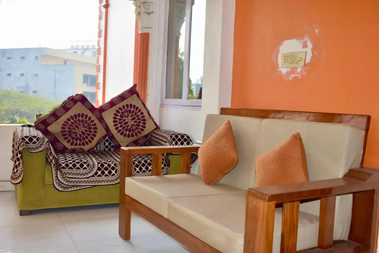 OYO 19306 Flagship Greenfields