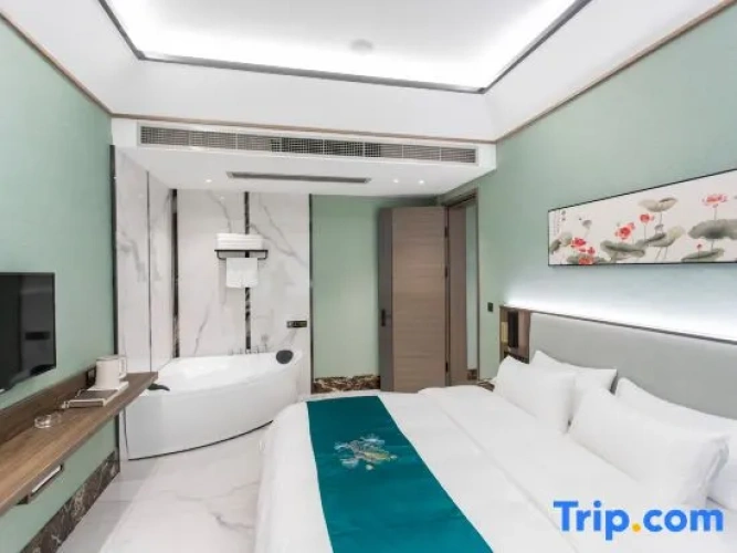 Deluxe Suite