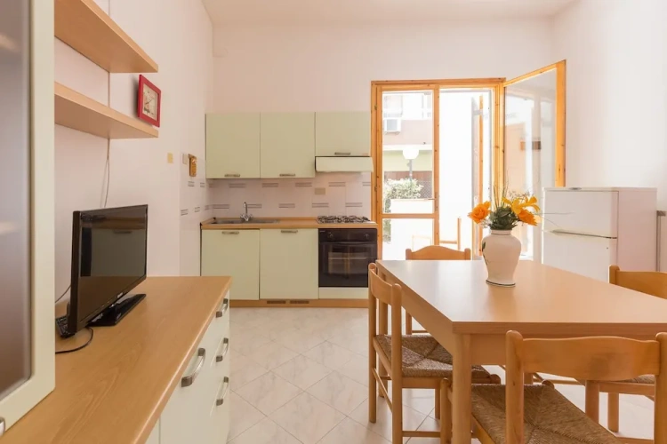 2 Bedrooms Apartment