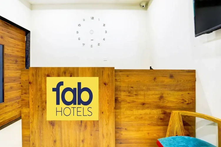 Fabhotel Maa Gayatri