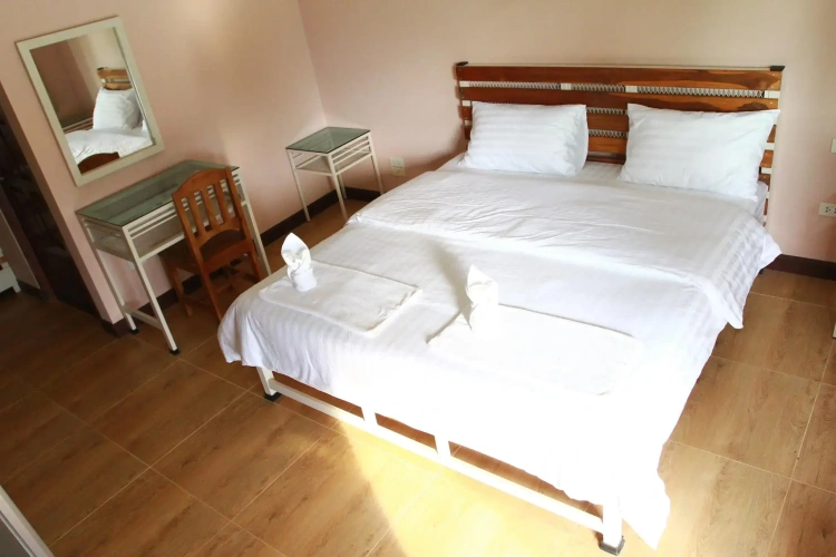 Standard Double room with lake view