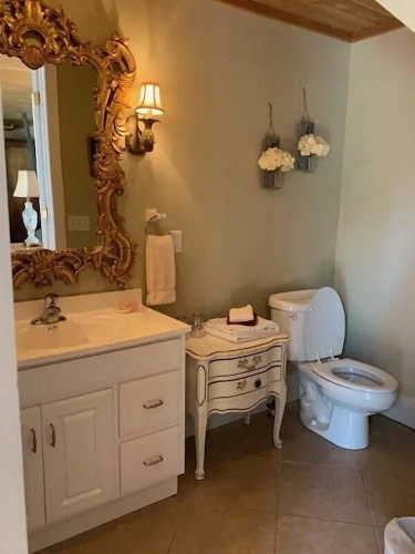 2 Bedrooms Quintuple Cottage