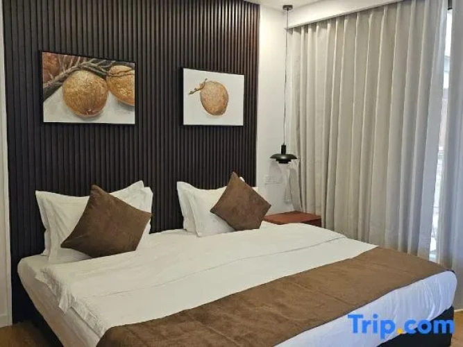 Deluxe Double room with balcony and with land view