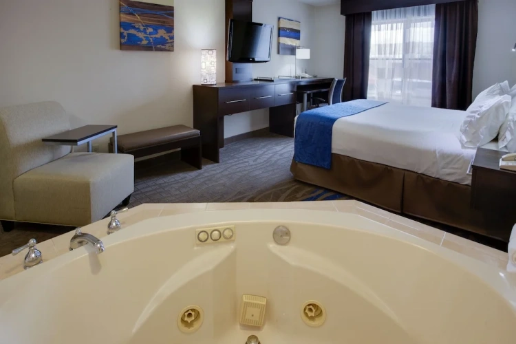 Jetted Tub Double Suite