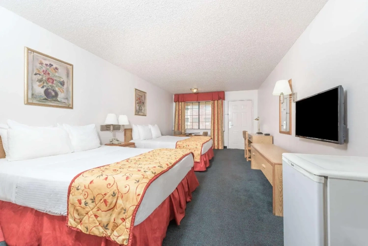 Standard Quadruple room