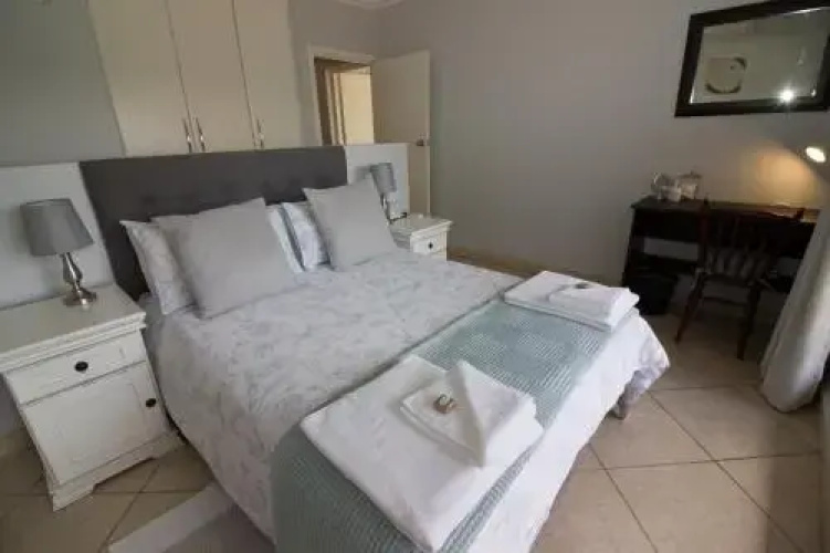 @93 Accommodation