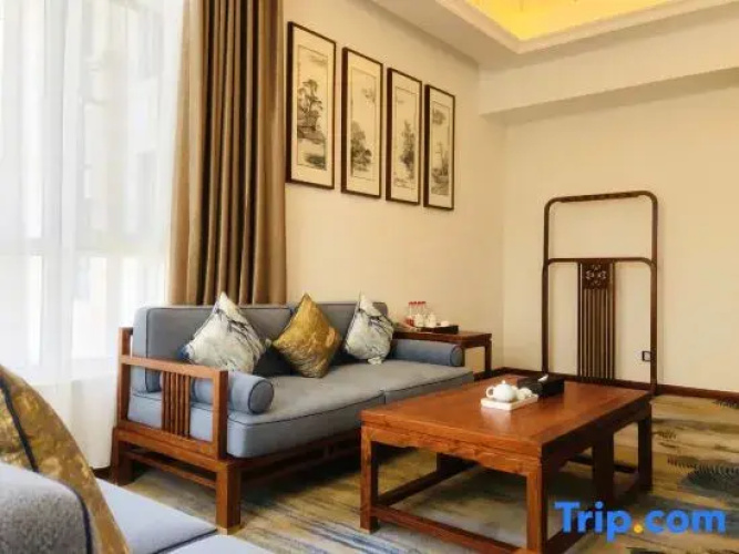 Jinzun Holiday Hotel