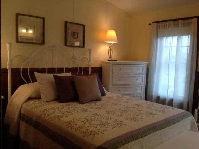 Standard Double Basement room