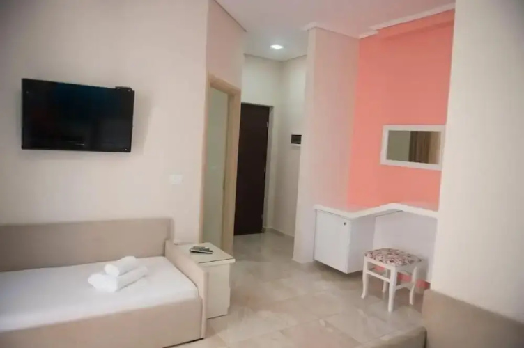 VILA e BARDHE