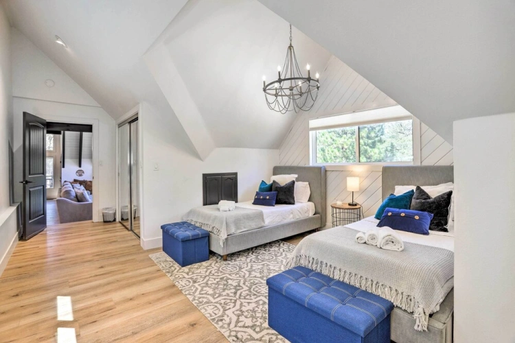 4 Bedrooms Cottage
