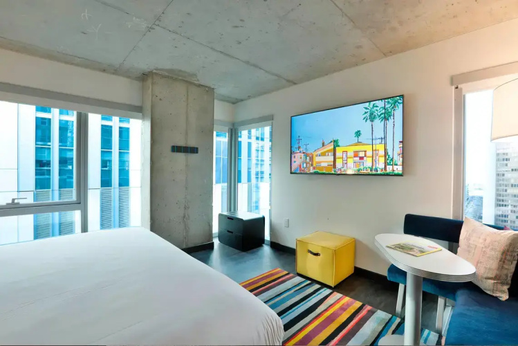 Standard Double room with city view
