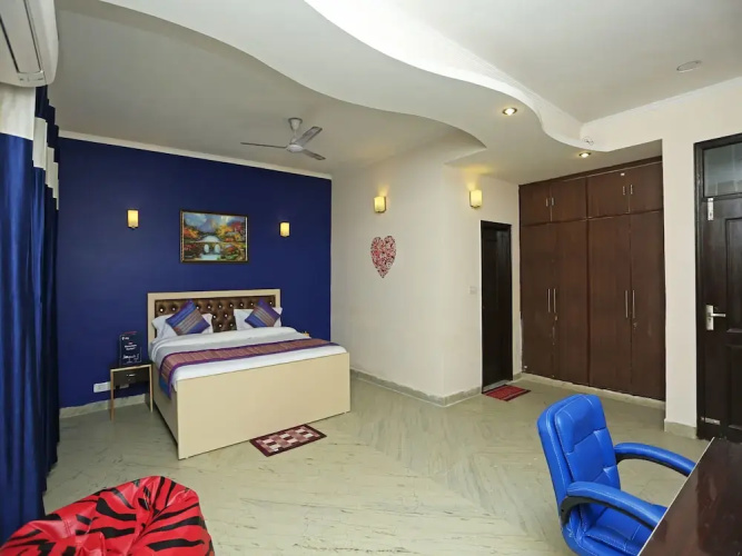 OYO 8438 DSR Residency