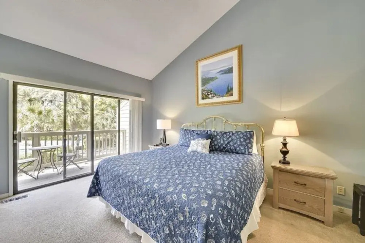 17 Sailmaster Commons - 2 Br home by RedAwning