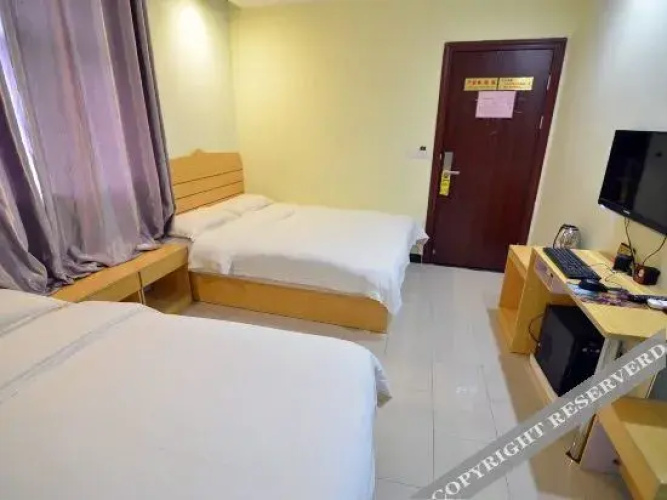 711 Hotel