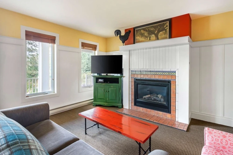 1 Bedroom Double Basement Suite