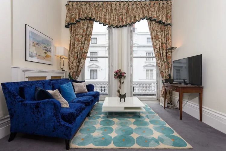 2 Bedroom Apartment In Knightsbridge