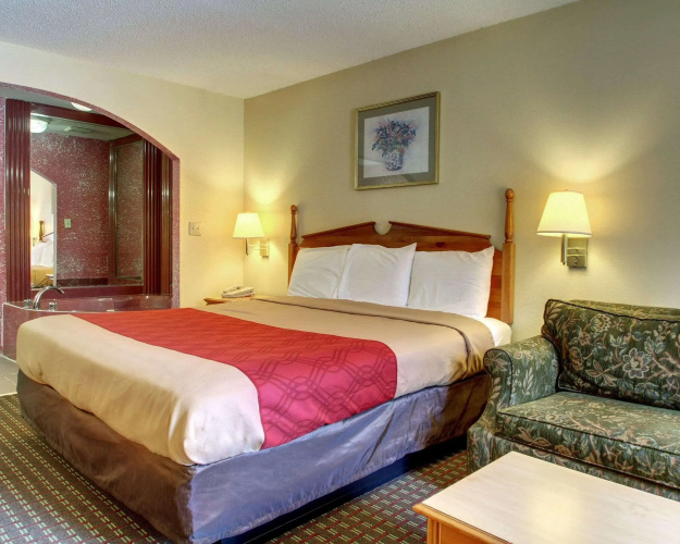 Econo Lodge Clinton - Jackson West