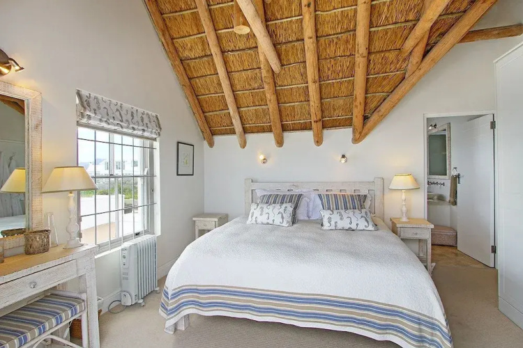 At Kommetjie Way