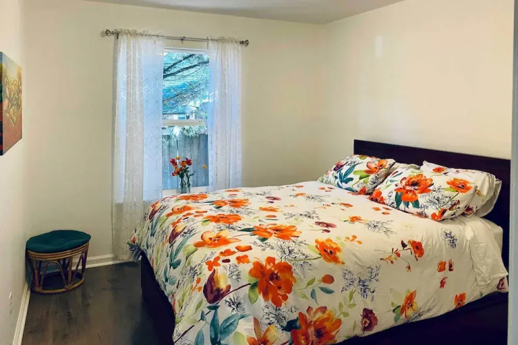 Centrally Located Mt Shasta Home w/ Deck!