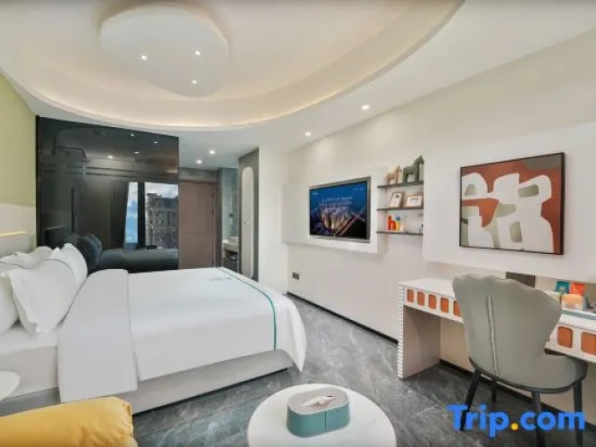 Standard Double room with city view