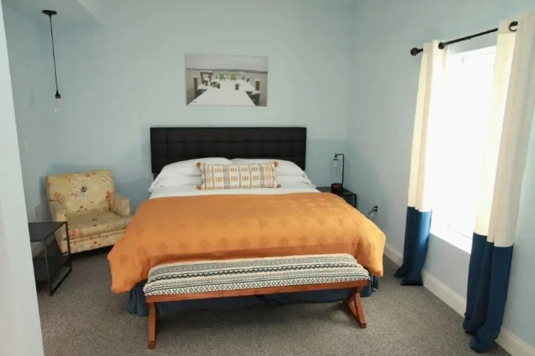 Pentagon Suites