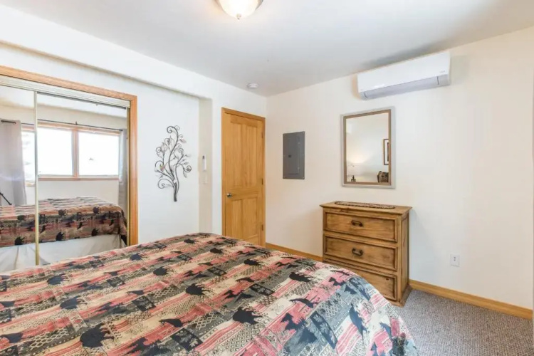 1490OAK Grandview Condo