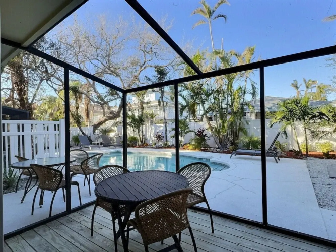 Holiday House 2
