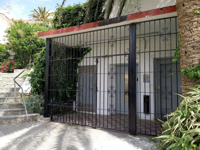 Apartamentos La Roca Rentals