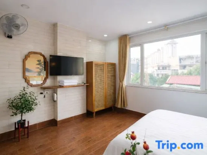 Standard Triple room with lake view