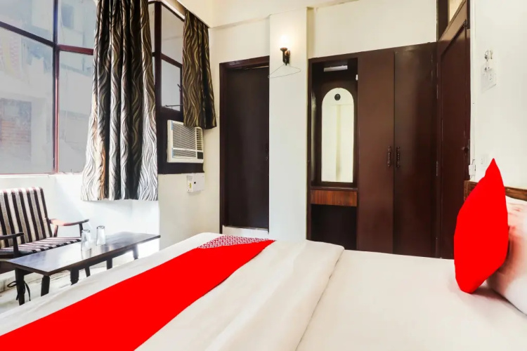 FabHotel Ashoka Inn