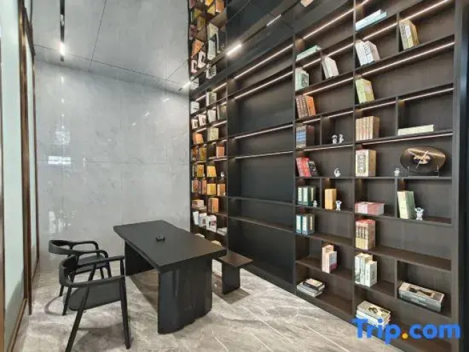MAX Hotel