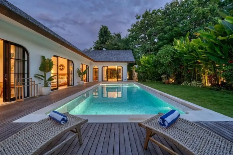 3 Bedrooms Villa with garden view