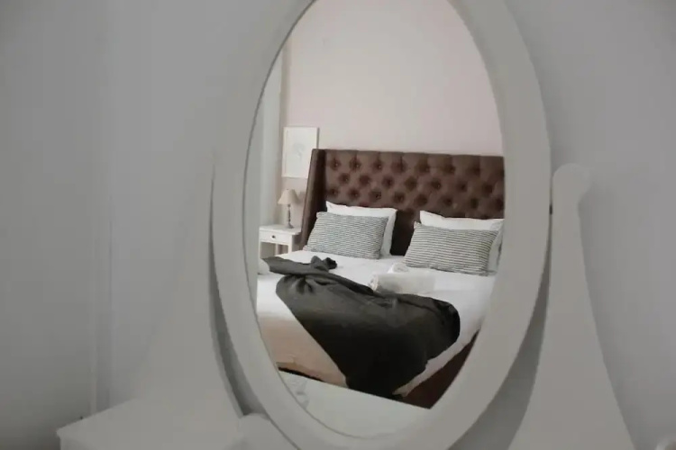 Suite 2 Bedrooms