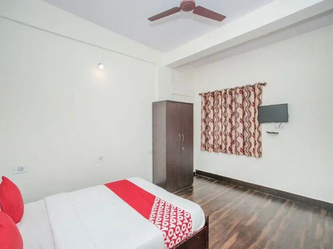 OYO 14430 Sunshine Grand