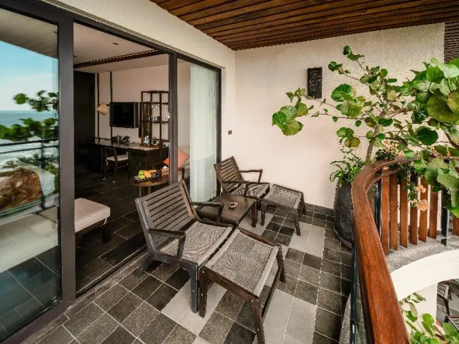 Deluxe Double room with balcony and with garden view