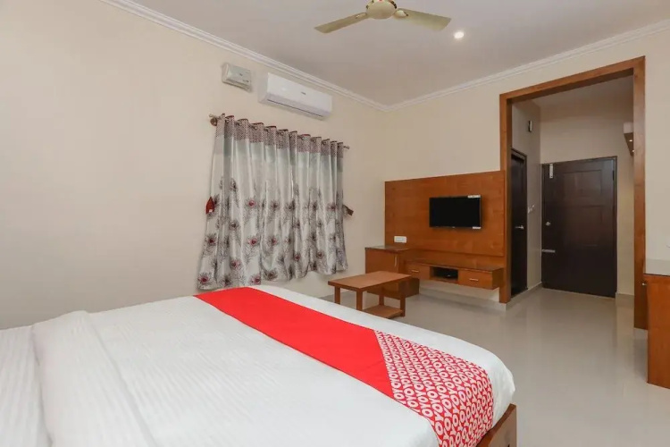 Oyo 24264 Monisha Residency