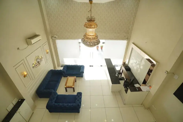 Hotel Varay Express