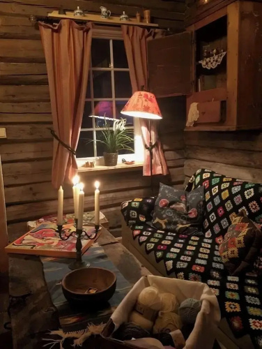 The Reverse Escape Room Cabin