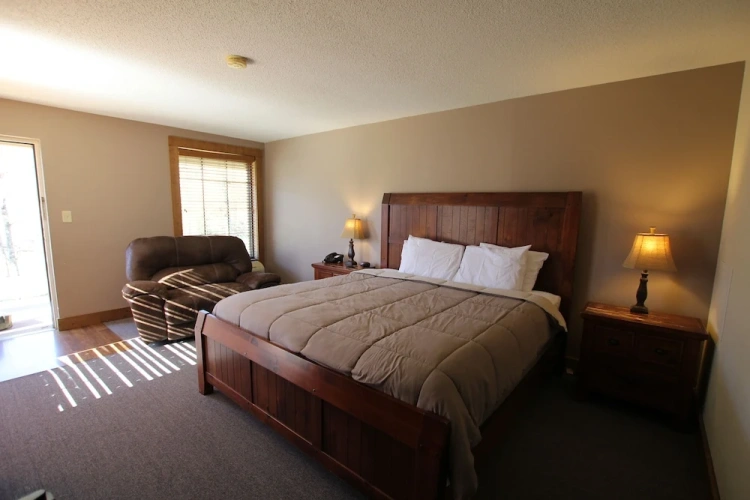 Standard Double room with lake view