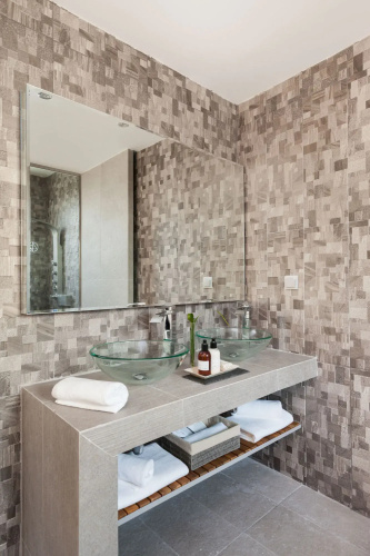 47 Luxury Suites