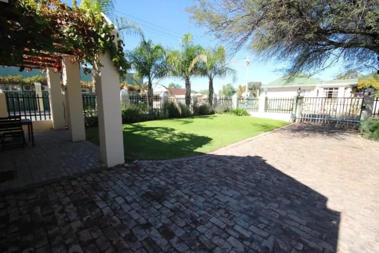 3 Bedrooms Villa