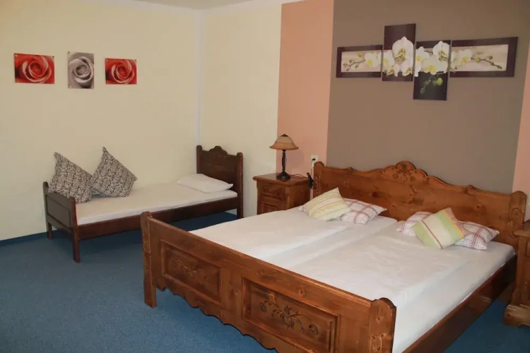 Classic Quadruple room