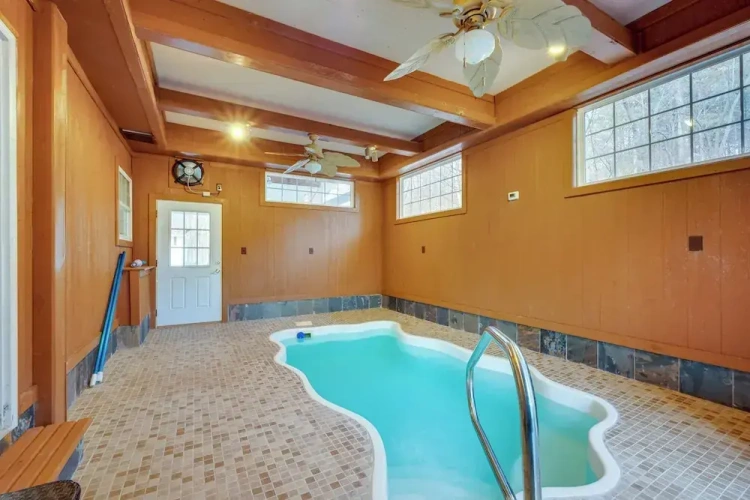 4 Bedrooms Cottage