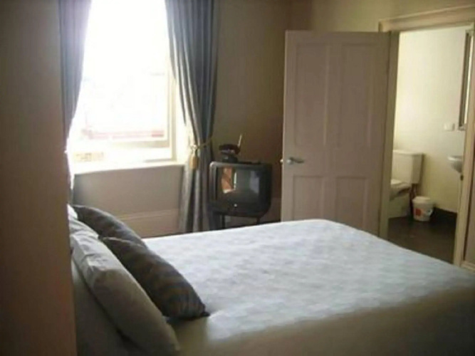 Deloraine Hotel