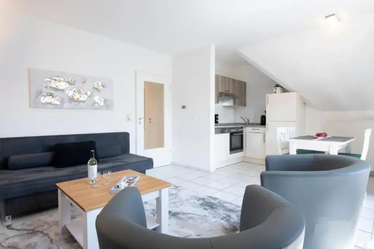 Alte Bergstrasse 6, Wohnung 8