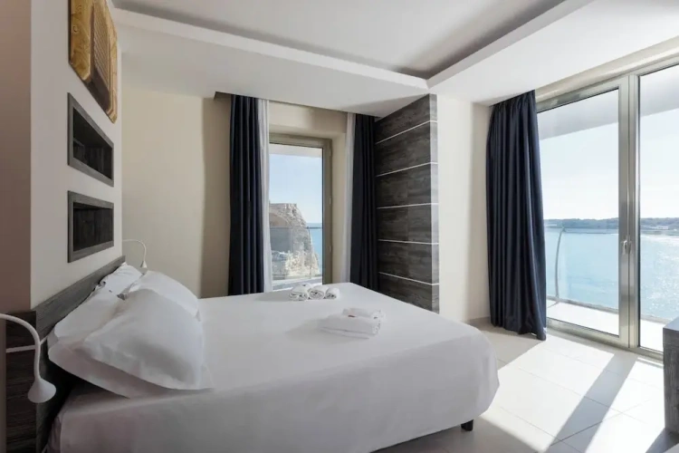 Deluxe Double room with balcony and with sea view