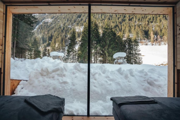 2 Bedrooms Chalet